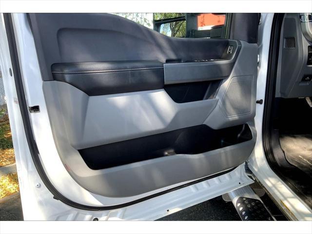 Photo of 2023 Oxford White Ford F-450