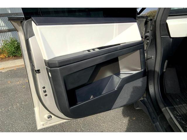 Photo of 2024 Stainless Steel Tesla Cybertruck