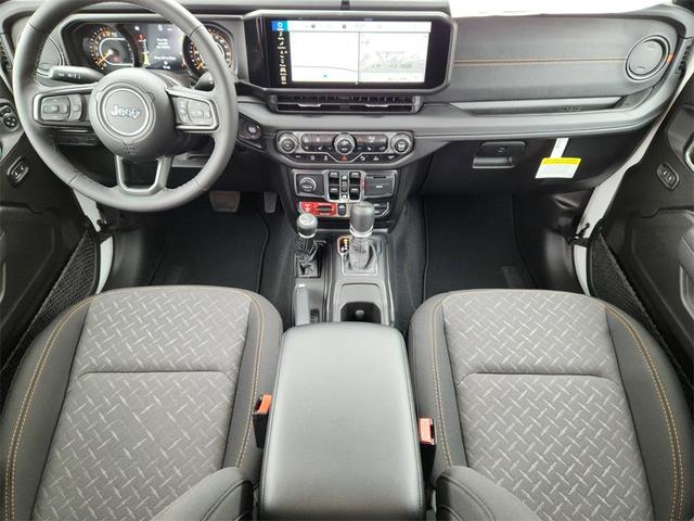 Photo of 2025 Bright White Clearcoat Jeep Gladiator
