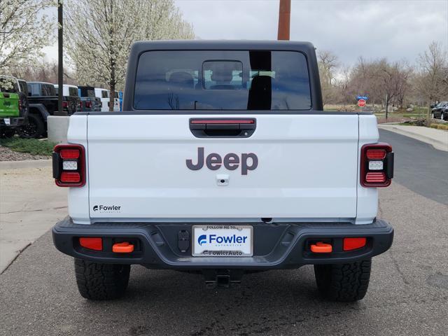 Photo of 2025 Bright White Clearcoat Jeep Gladiator