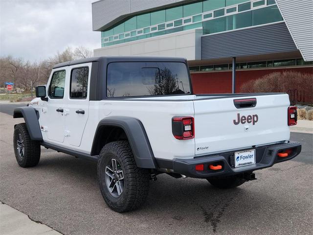 Photo of 2025 Bright White Clearcoat Jeep Gladiator