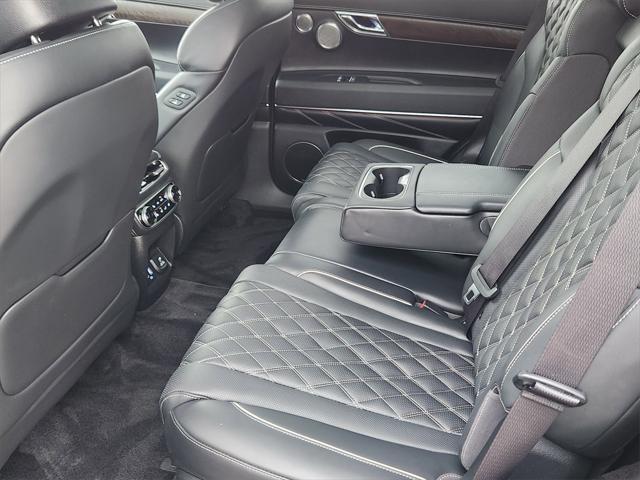 Photo of 2024 Vik Black Genesis GV80