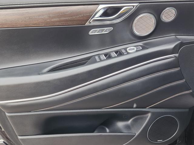 Photo of 2024 Vik Black Genesis GV80