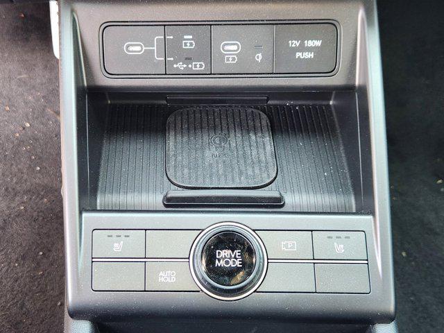 Photo of 2024 Abyss Black Pearl Hyundai KONA