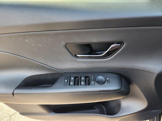 Photo of 2024 Abyss Black Pearl Hyundai KONA