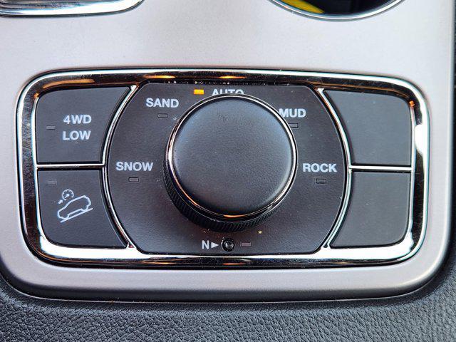 Photo of 2021 Slate Blue Pearlcoat Jeep Grand Cherokee