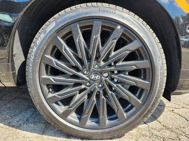 Photo of 2024 Shimmering Silver Hyundai SANTA FE