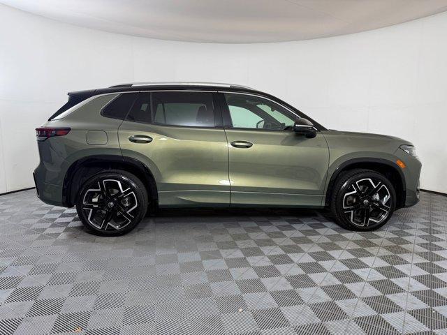 Photo of 2025 Avocado Green w/Deep Black Roof Volkswagen Tiguan