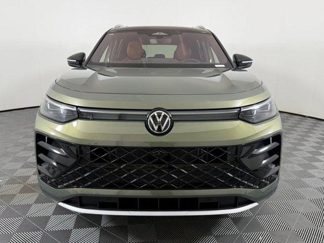 Photo of 2025 Avocado Green w/Deep Black Roof Volkswagen Tiguan