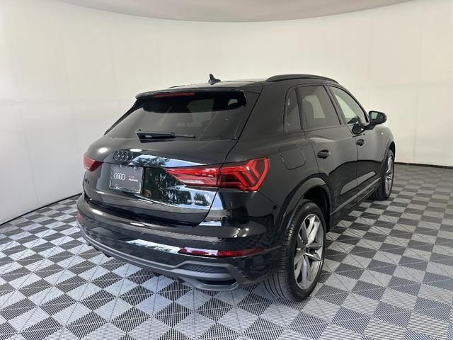 Photo of 2025 Mythos Black Metallic Audi Q3