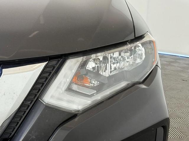 Photo of 2017 Magnetic Black Nissan Rogue