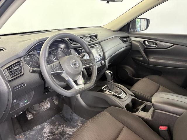 Photo of 2017 Magnetic Black Nissan Rogue