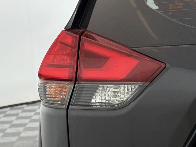Photo of 2017 Magnetic Black Nissan Rogue