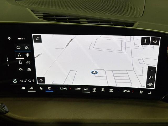 Photo of 2025 Glacier White Metallic Audi Q5