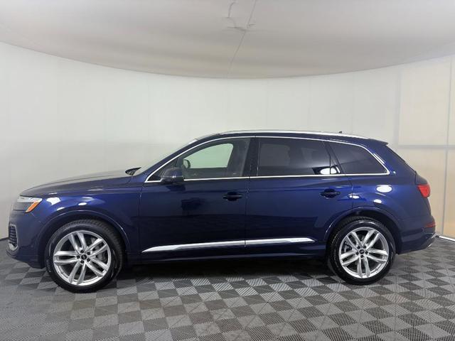 Photo of 2025 Waitomo Blue Metallic Audi Q7