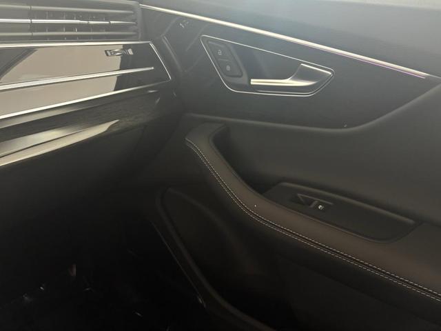 Photo of 2025 Waitomo Blue Metallic Audi Q7