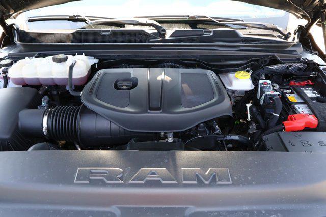 Photo of 2025 Diamond Black Crystal Pearlcoat RAM 1500