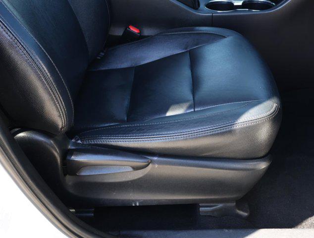 Photo of 2019 Blizzard Pearl Toyota Highlander