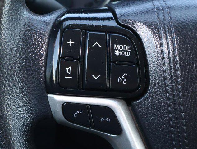 Photo of 2019 Blizzard Pearl Toyota Highlander