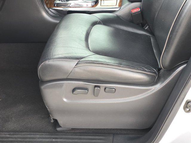Photo of 2018 Liquid Platinum INFINITI QX80