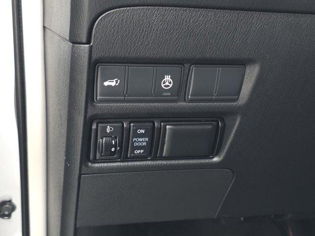 Photo of 2018 Liquid Platinum INFINITI QX80