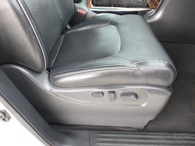 Photo of 2018 Liquid Platinum INFINITI QX80