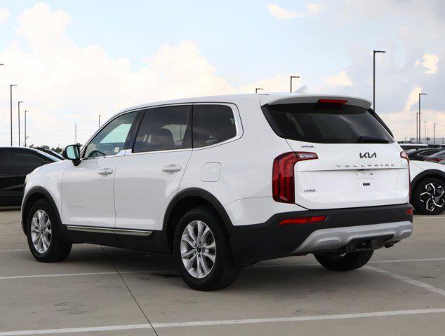Photo of 2022 Glacial White Pearl Kia Telluride