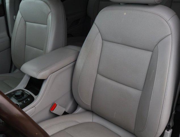 Photo of 2020 Summit White GMC Acadia