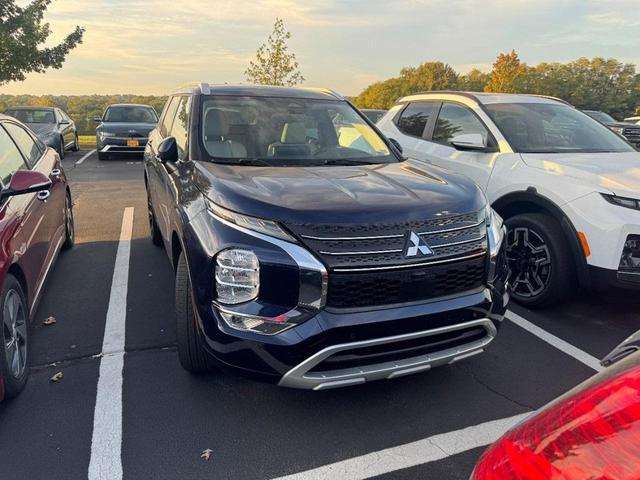 Photo of 2023 Cosmic Blue Metallic Mitsubishi Outlander