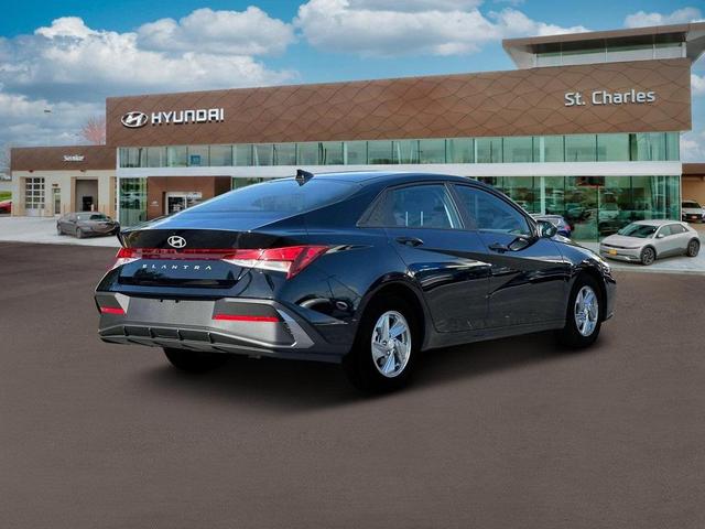Photo of 2025 Abyss Black Hyundai ELANTRA