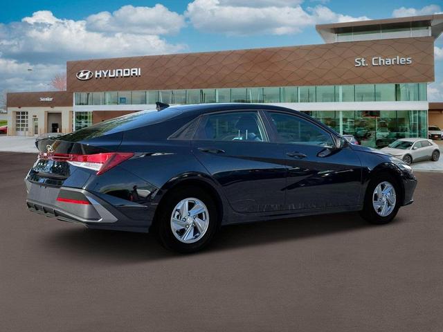Photo of 2025 Abyss Black Hyundai ELANTRA