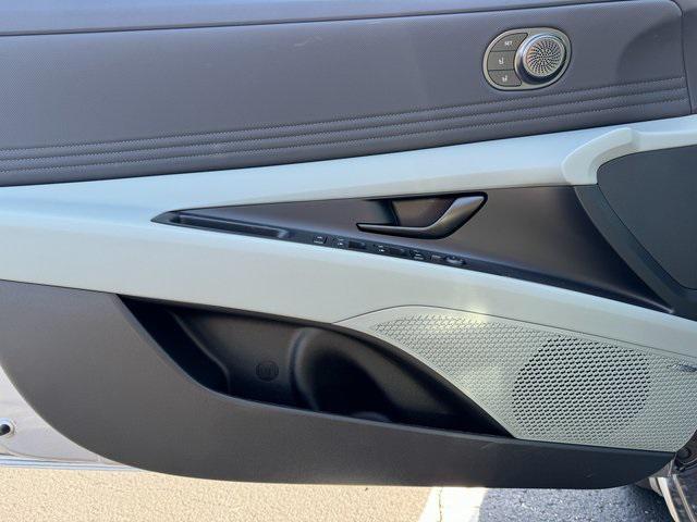 Photo of 2025 Fluid Metal Hyundai ELANTRA
