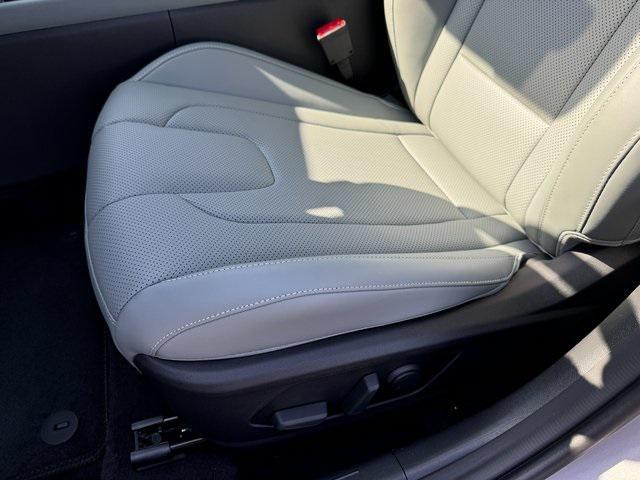 Photo of 2025 Fluid Metal Hyundai ELANTRA