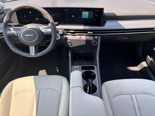 Photo of 2025 Aero Silver Hyundai SONATA