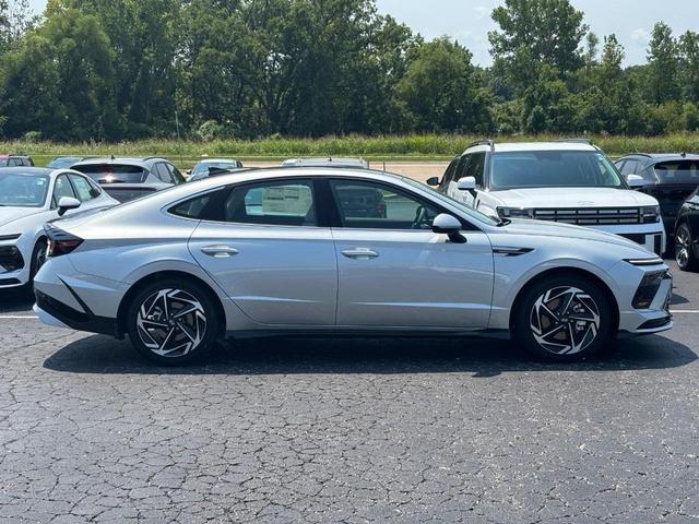 Photo of 2025 Aero Silver Hyundai SONATA