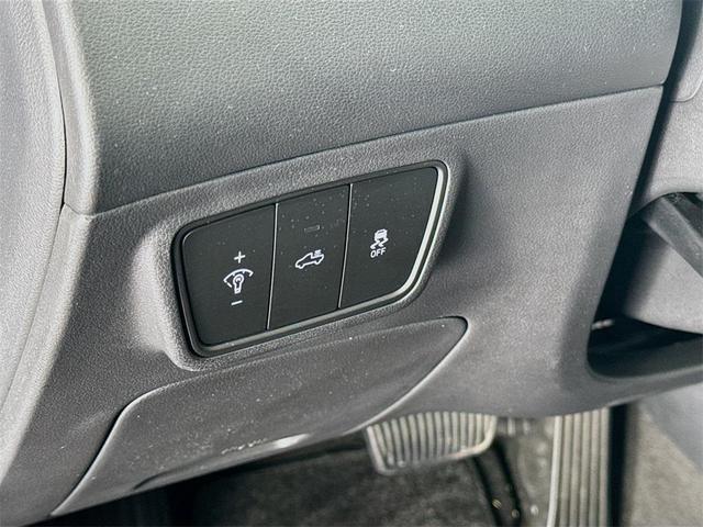 Photo of 2024 Phantom Black Hyundai SANTA CRUZ