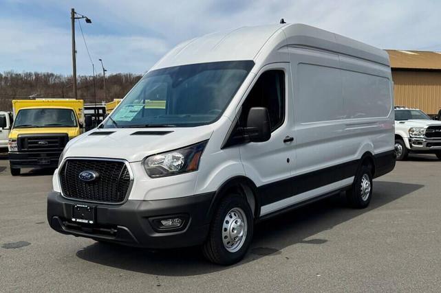 Photo of 2025 Oxford White Ford Transit-250