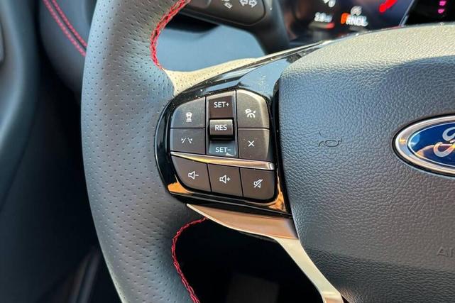 Photo of 2025 Vapor Blue Ford Explorer