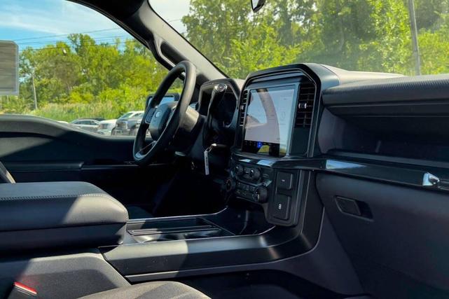 Photo of 2025 Oxford White Ford F-150