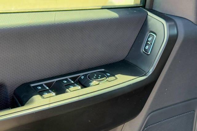 Photo of 2025 Oxford White Ford F-150