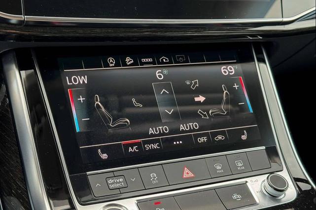 Photo of 2022 White Audi Q7