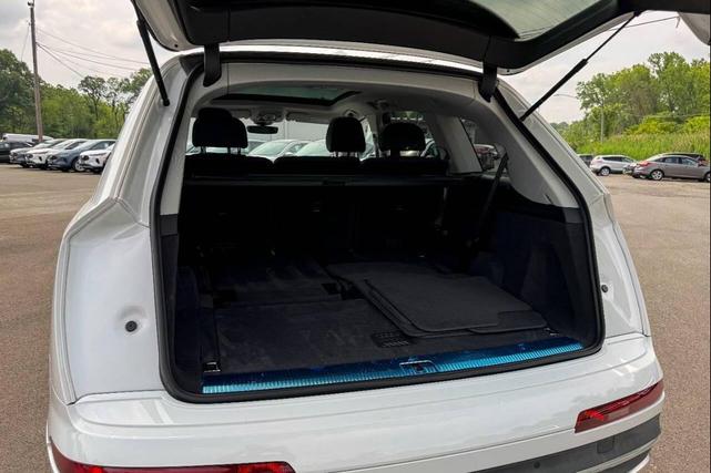 Photo of 2022 White Audi Q7