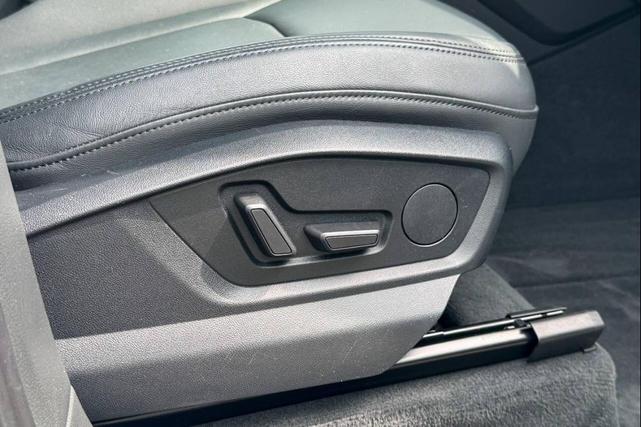 Photo of 2022 White Audi Q7