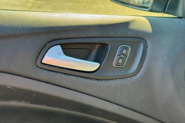 Photo of 2018 Shadow Black Ford Escape