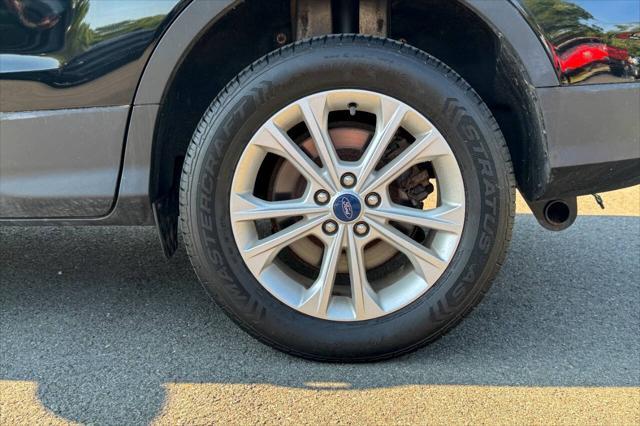 Photo of 2018 Shadow Black Ford Escape