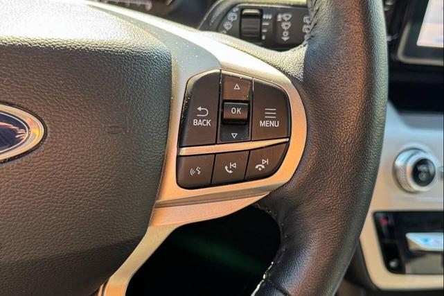 Photo of 2023 Iconic Silver Metallic Ford Explorer
