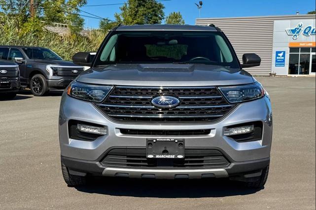 Photo of 2023 Iconic Silver Metallic Ford Explorer
