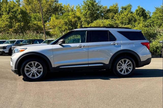 Photo of 2023 Iconic Silver Metallic Ford Explorer