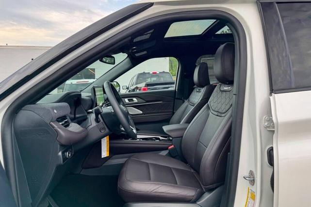 Photo of 2025 Star White Metallic Tri-Coat Ford Explorer