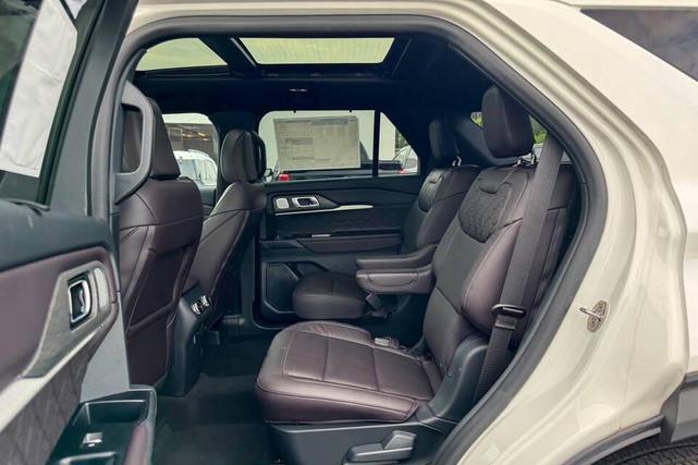 Photo of 2025 Star White Metallic Tri-Coat Ford Explorer